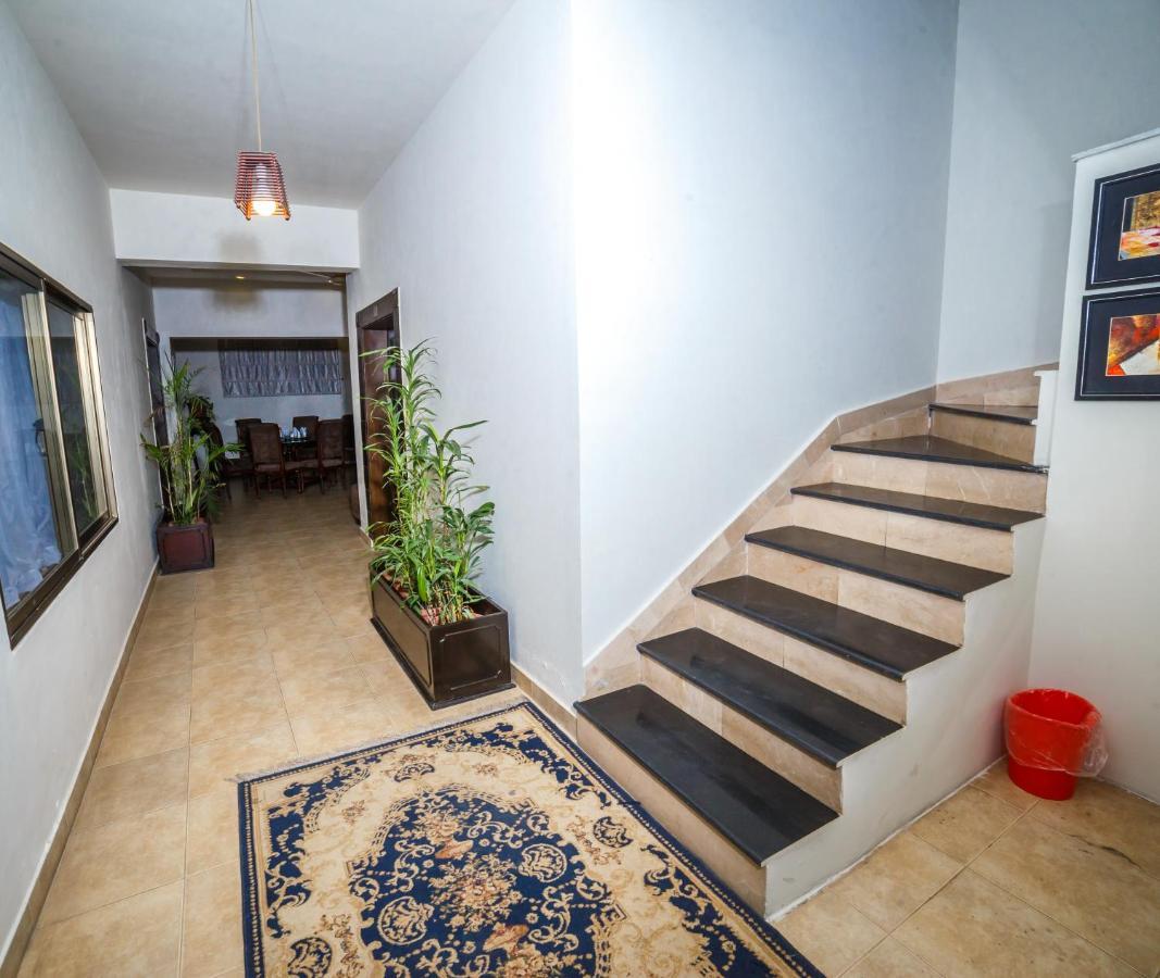 Vip House Hotel Pesavar Kültér fotó