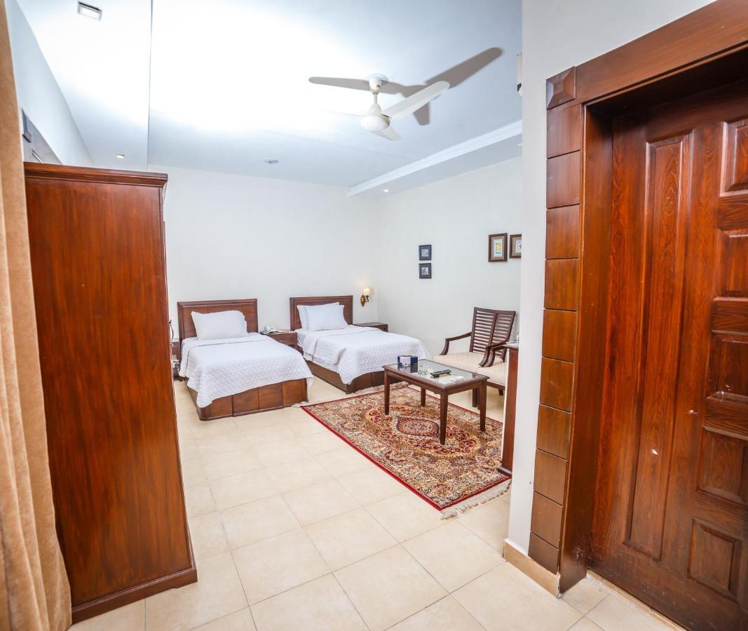 Vip House Hotel Pesavar Kültér fotó