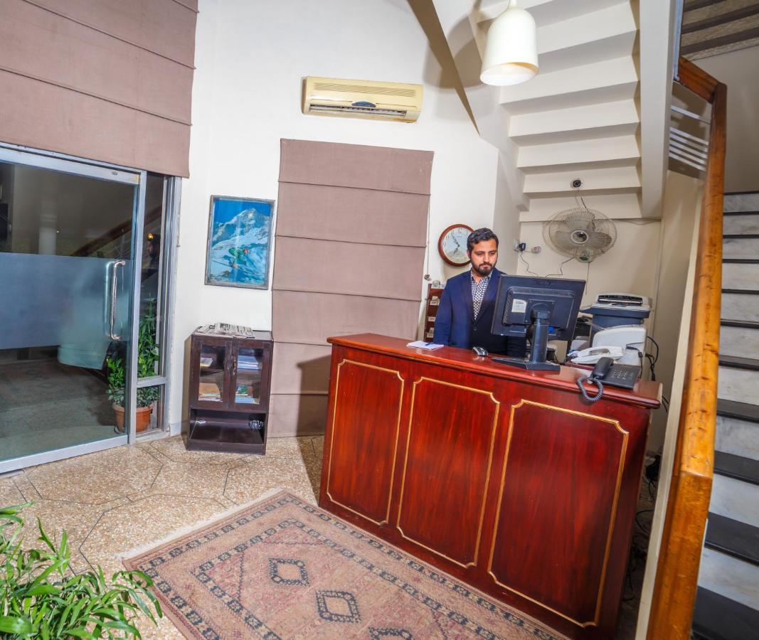 Vip House Hotel Pesavar Kültér fotó