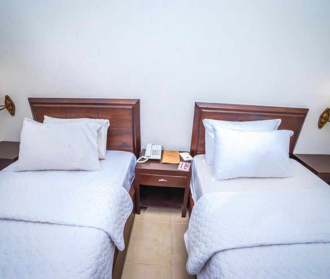 Vip House Hotel Pesavar Kültér fotó