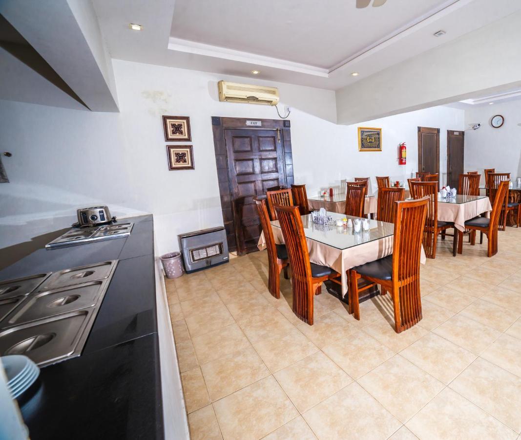 Vip House Hotel Pesavar Kültér fotó