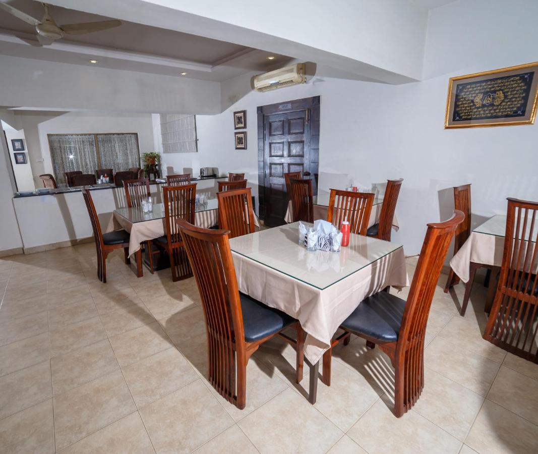 Vip House Hotel Pesavar Kültér fotó