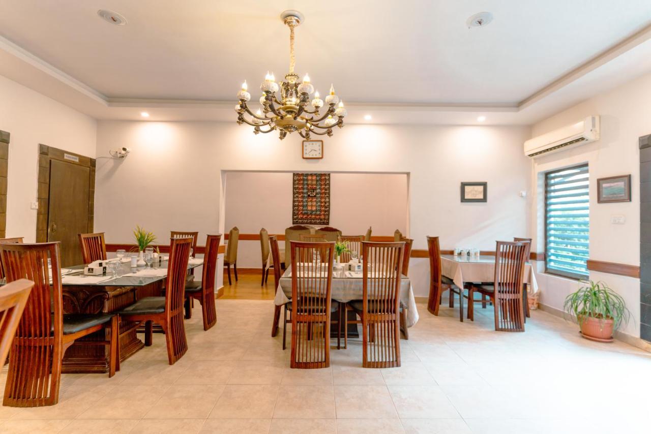 Vip House Hotel Pesavar Kültér fotó