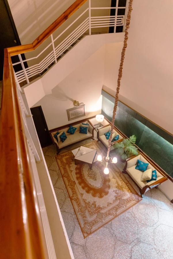 Vip House Hotel Pesavar Kültér fotó