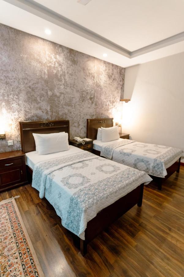 Vip House Hotel Pesavar Kültér fotó