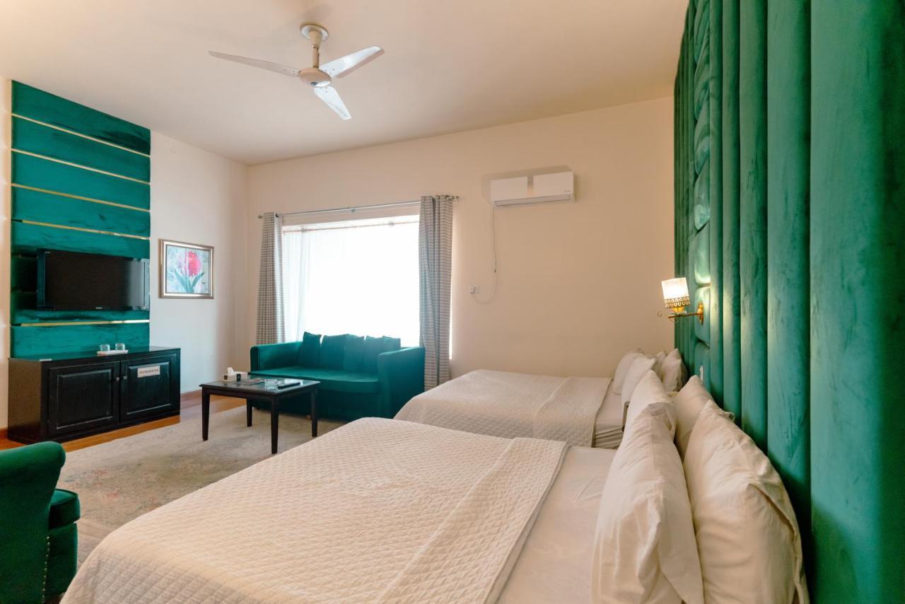 Vip House Hotel Pesavar Kültér fotó