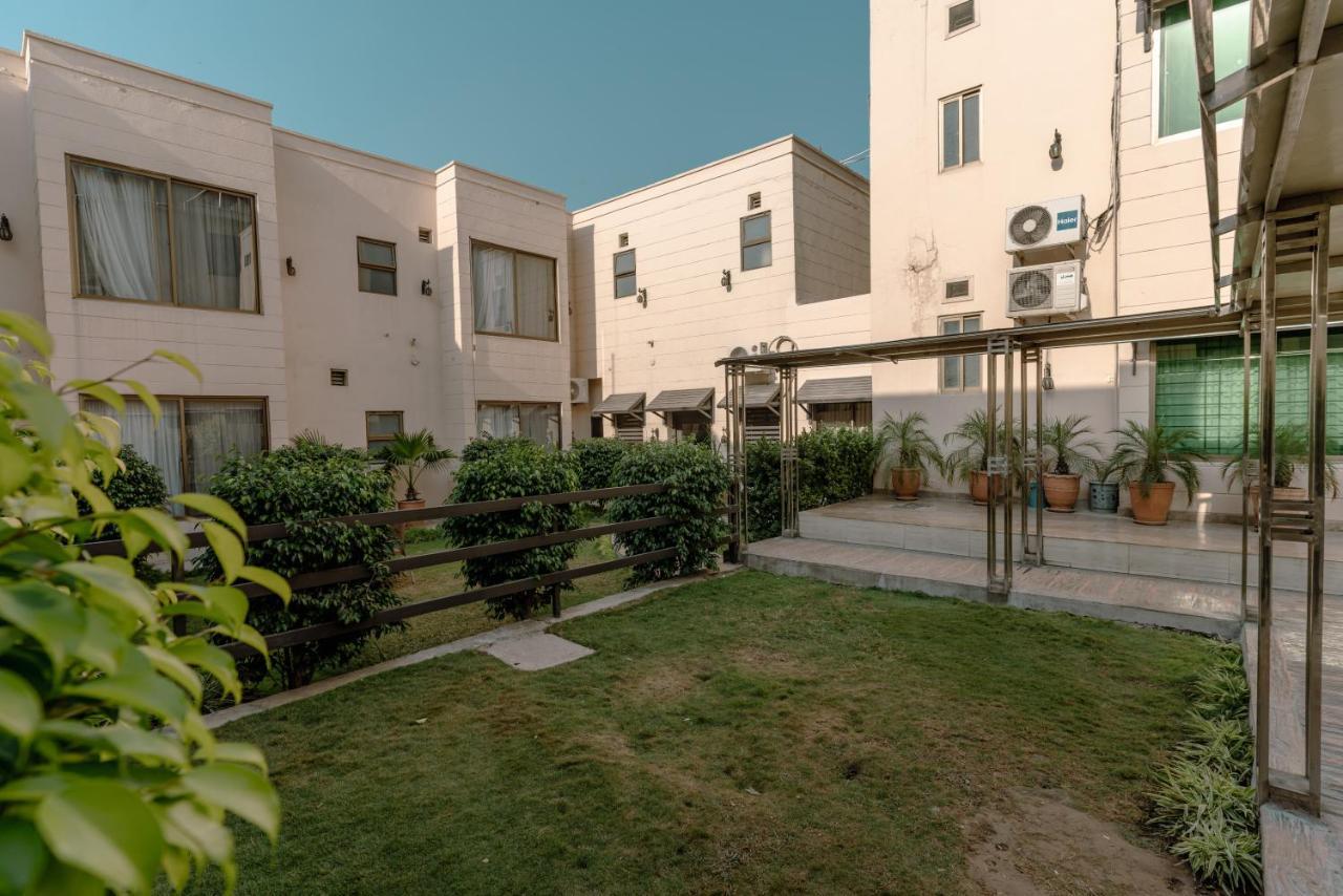 Vip House Hotel Pesavar Kültér fotó