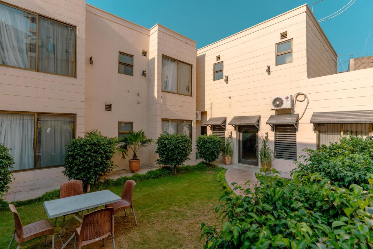 Vip House Hotel Pesavar Kültér fotó