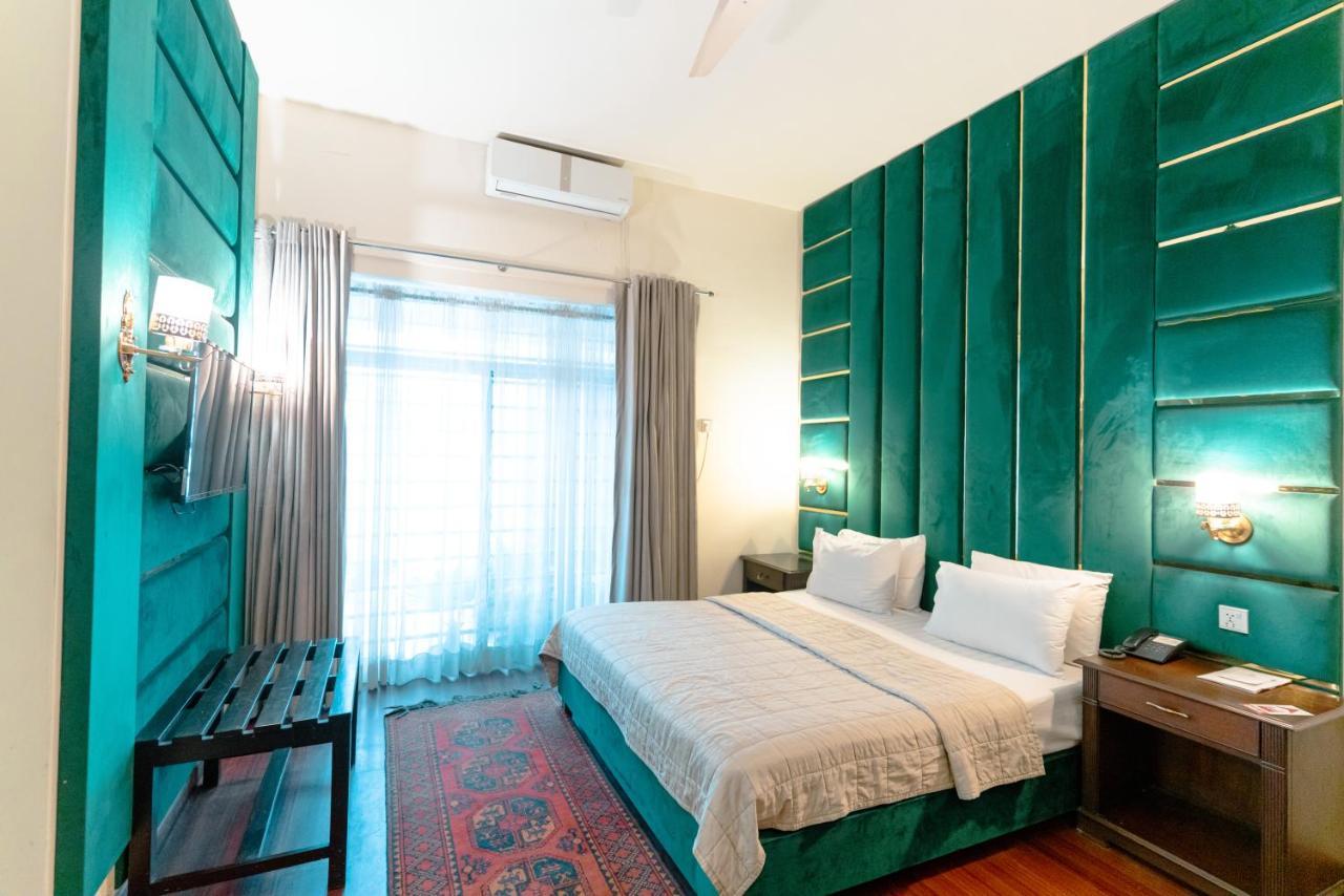Vip House Hotel Pesavar Kültér fotó