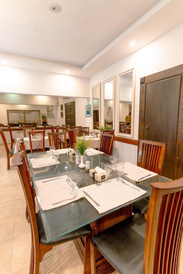 Vip House Hotel Pesavar Kültér fotó