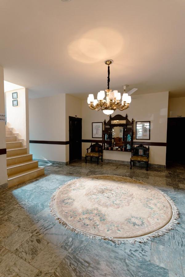Vip House Hotel Pesavar Kültér fotó