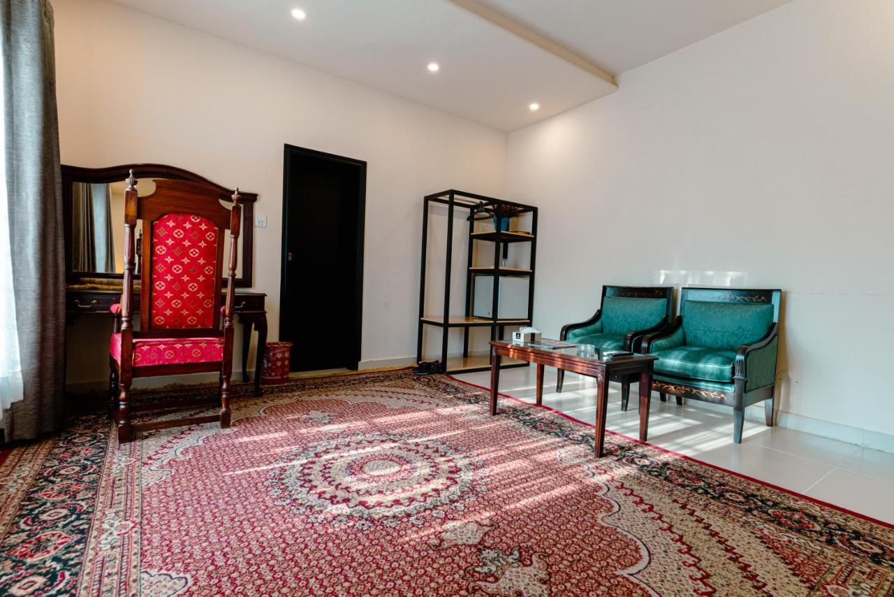 Vip House Hotel Pesavar Kültér fotó