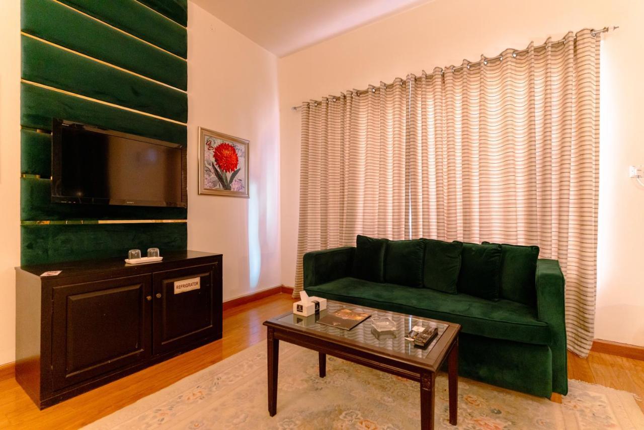 Vip House Hotel Pesavar Kültér fotó